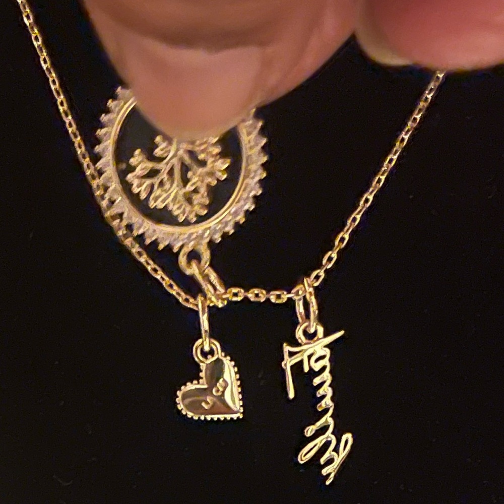 🔥NWOT🔥Elegant🔥 Silver 🔥Pendant 🔥Necklace🔥